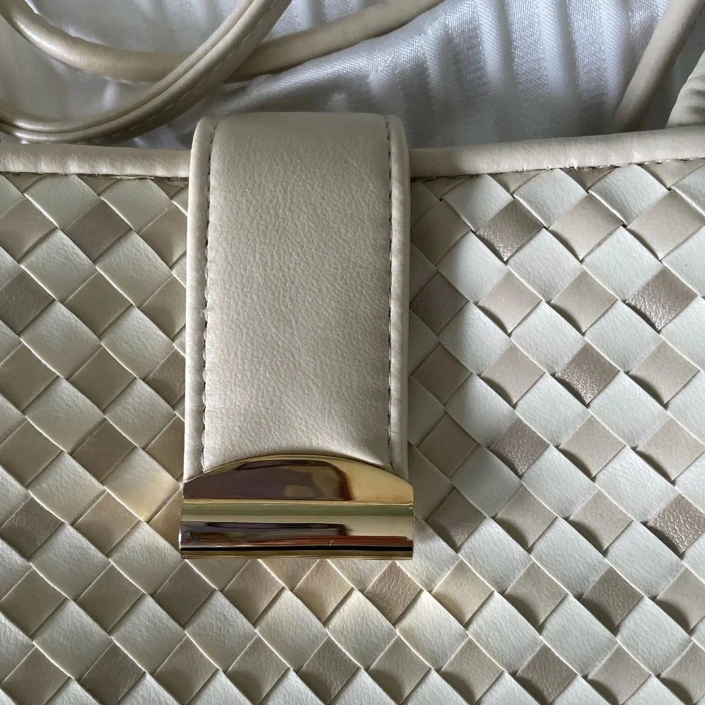 Elegant Cream Woven Shoulder Handbag - 2 Tone